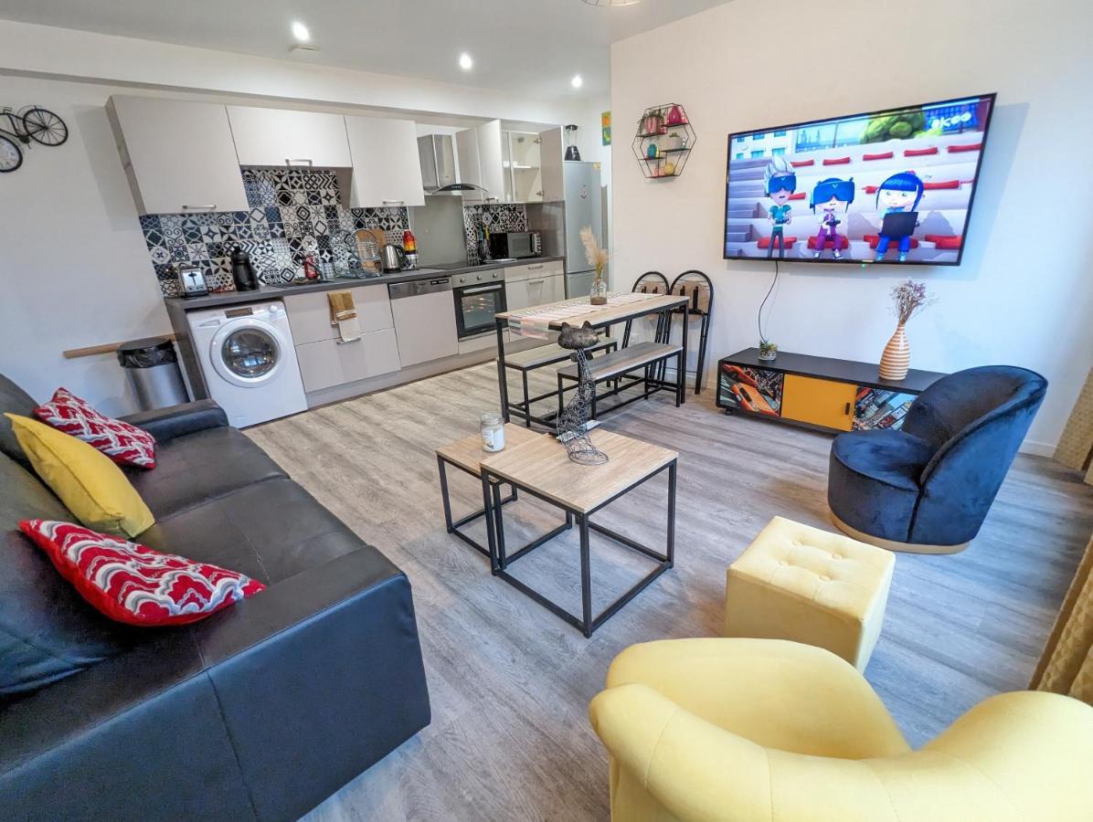 Beau-jean, Un Cocon Sympa 5 Min A Pied Du Centre-ville, Parking Prive, A 10 Min Du Chu Apartment