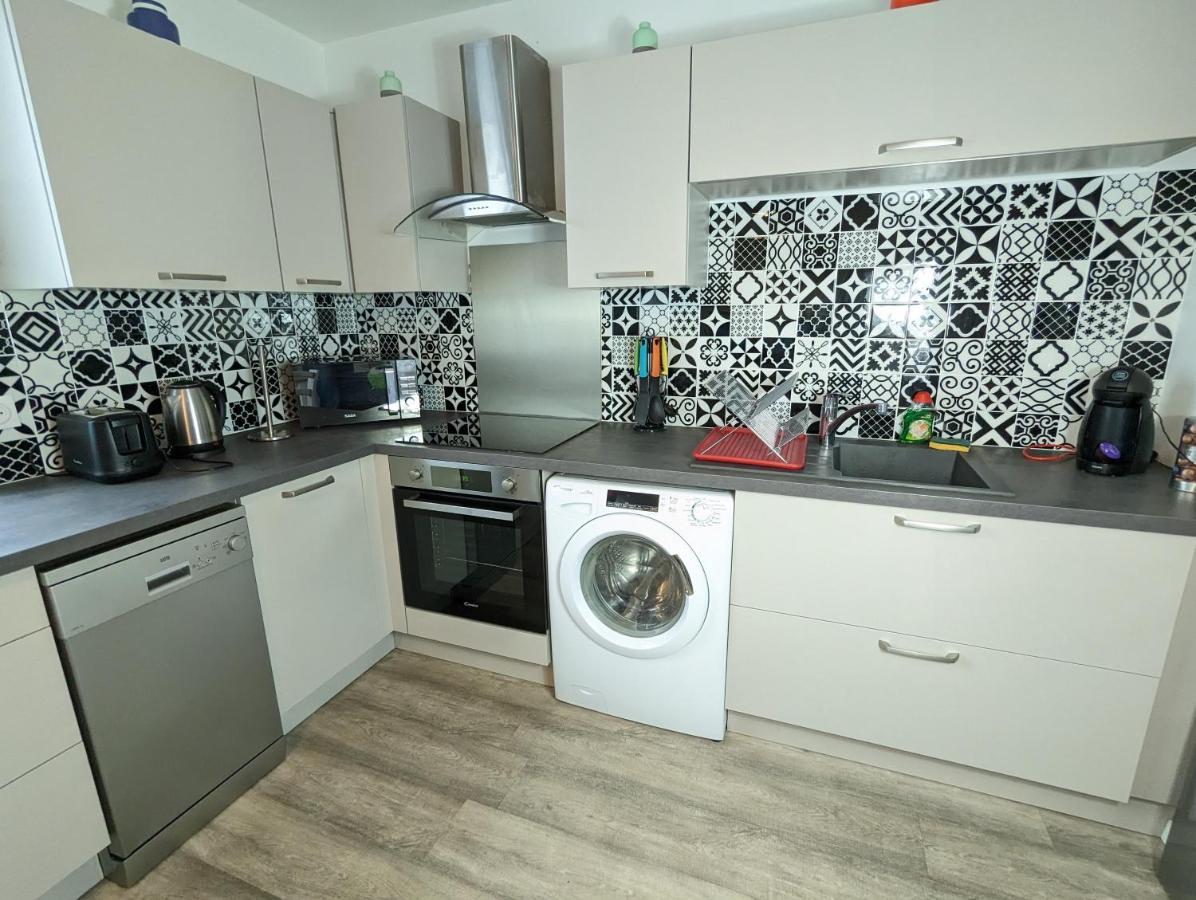 Beau-jean, Un Cocon Sympa 5 Min A Pied Du Centre-ville, Parking Prive, A 10 Min Du Chu Appartement *